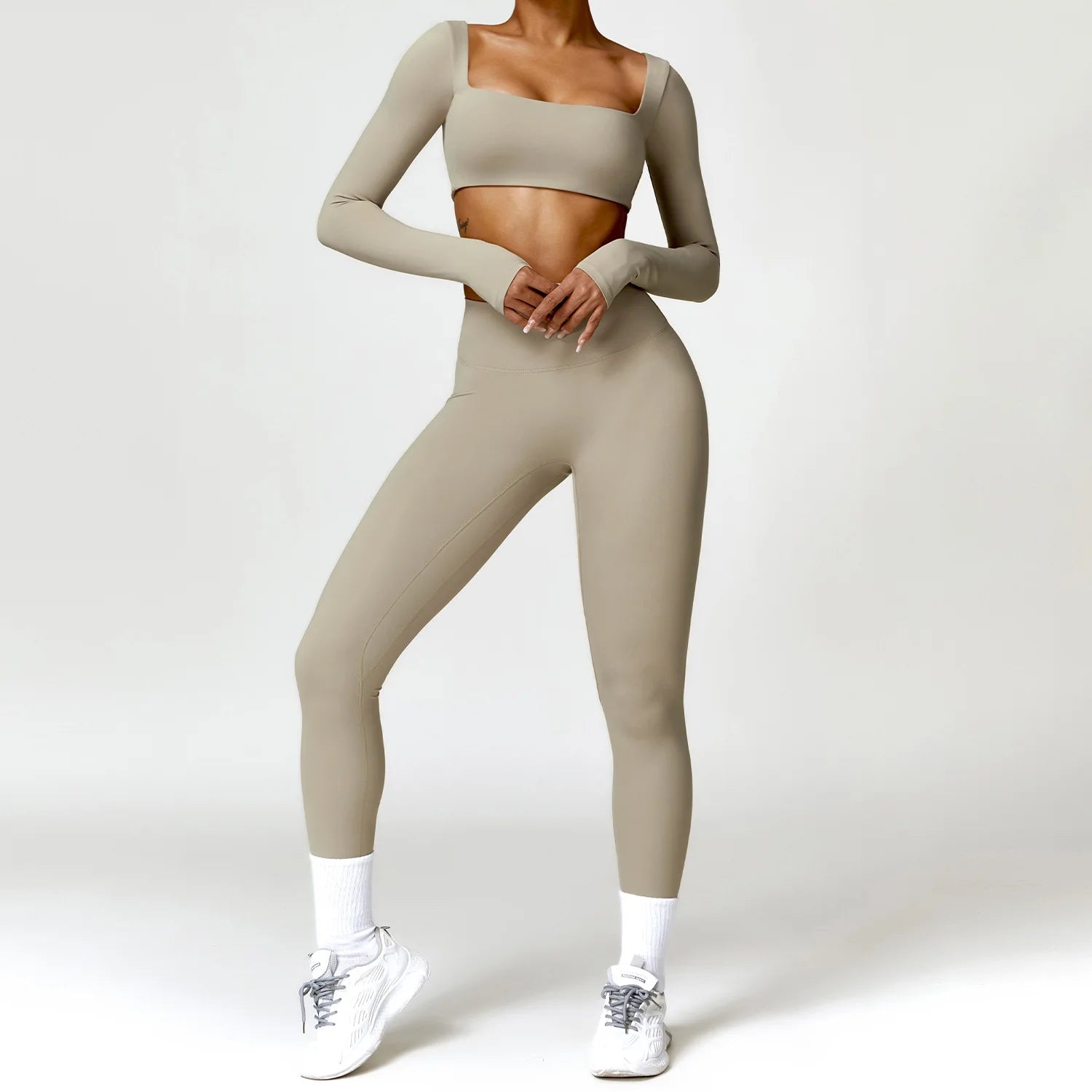 Women’s quick-dry yoga set with leggings and top